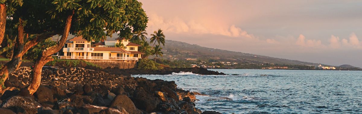 Wide view of Hilo, showcasing its natural beauty